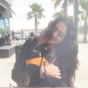 Meet your Posher, Raquel